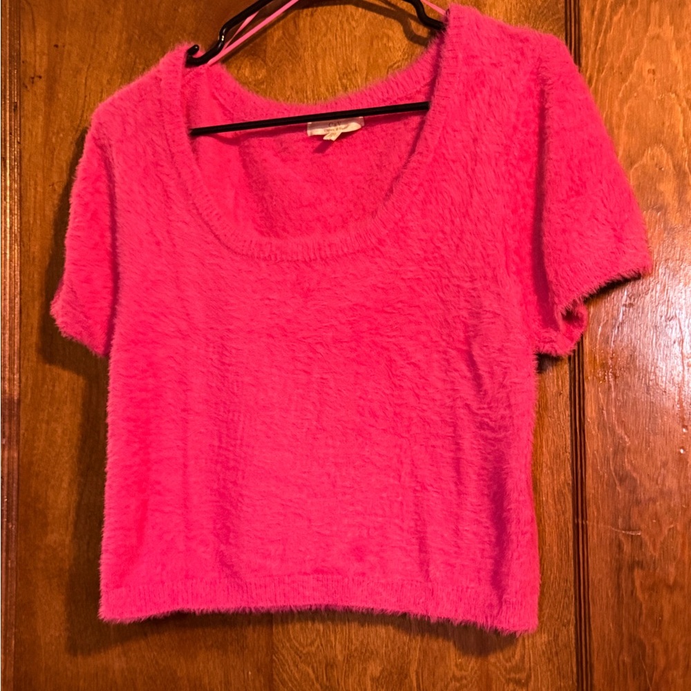Fuzzy Scoop-Neck Short Sleeve Fuzzy Sweater  Top in Hot Pink